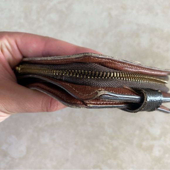 Authentic Louis Vuitton Vintage Compact Monogram Canvas Wallet - Picture 5 of 17